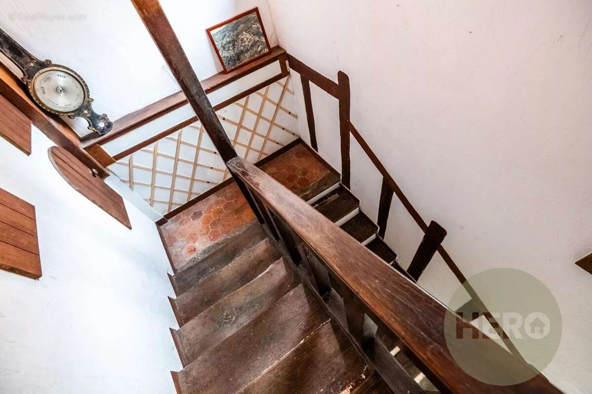 Appartement à NEAUPHLE-LE-CHATEAU