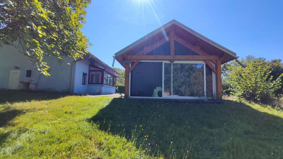 70290 Plancher Bas : Maison 4 pièces 122 m2 avec dépendances et garages - photo 11