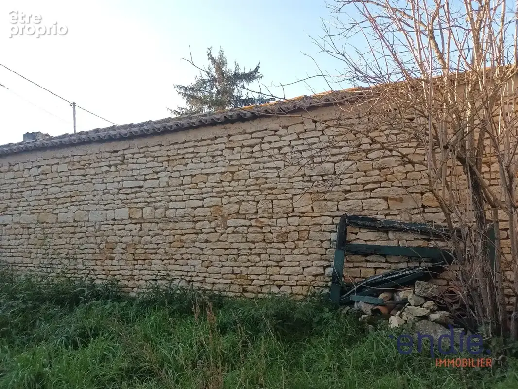 Maison en pierres de pays avec quatre chambres et jardinet - photo 8