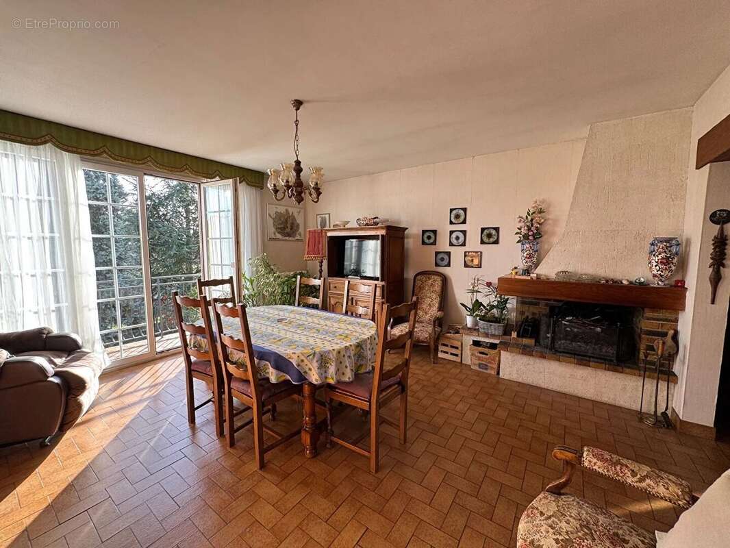 Maison à FEUCHEROLLES