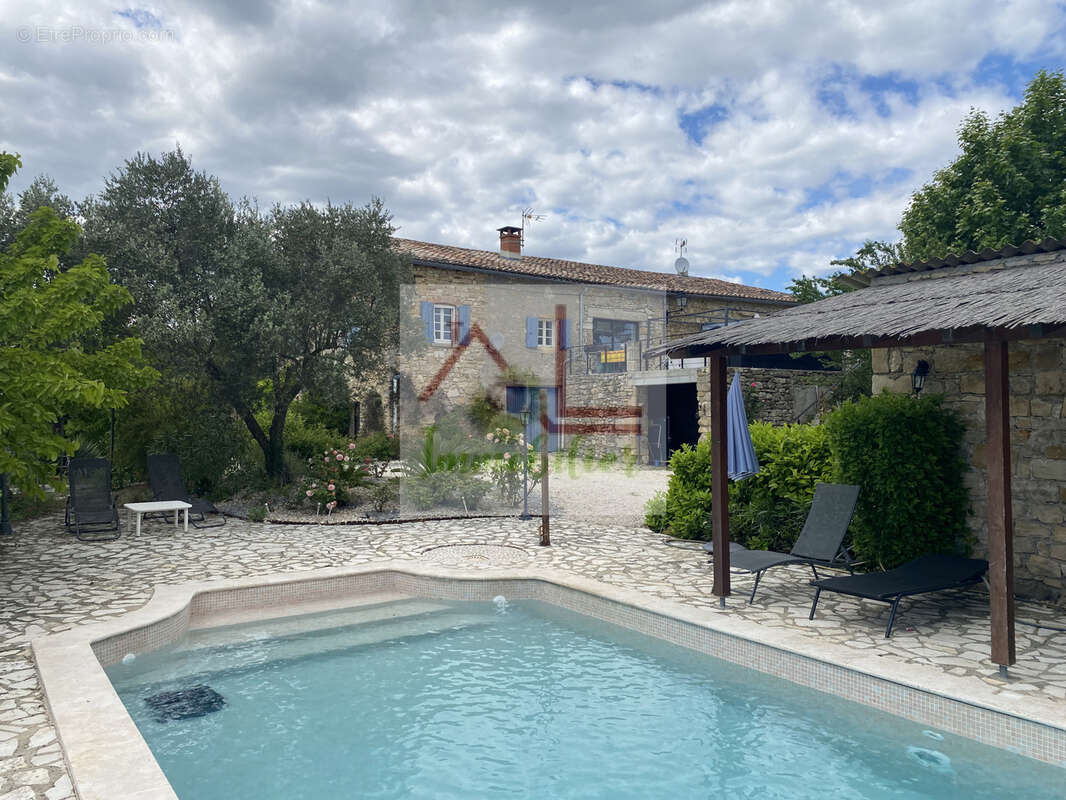 Maison à BESSAS