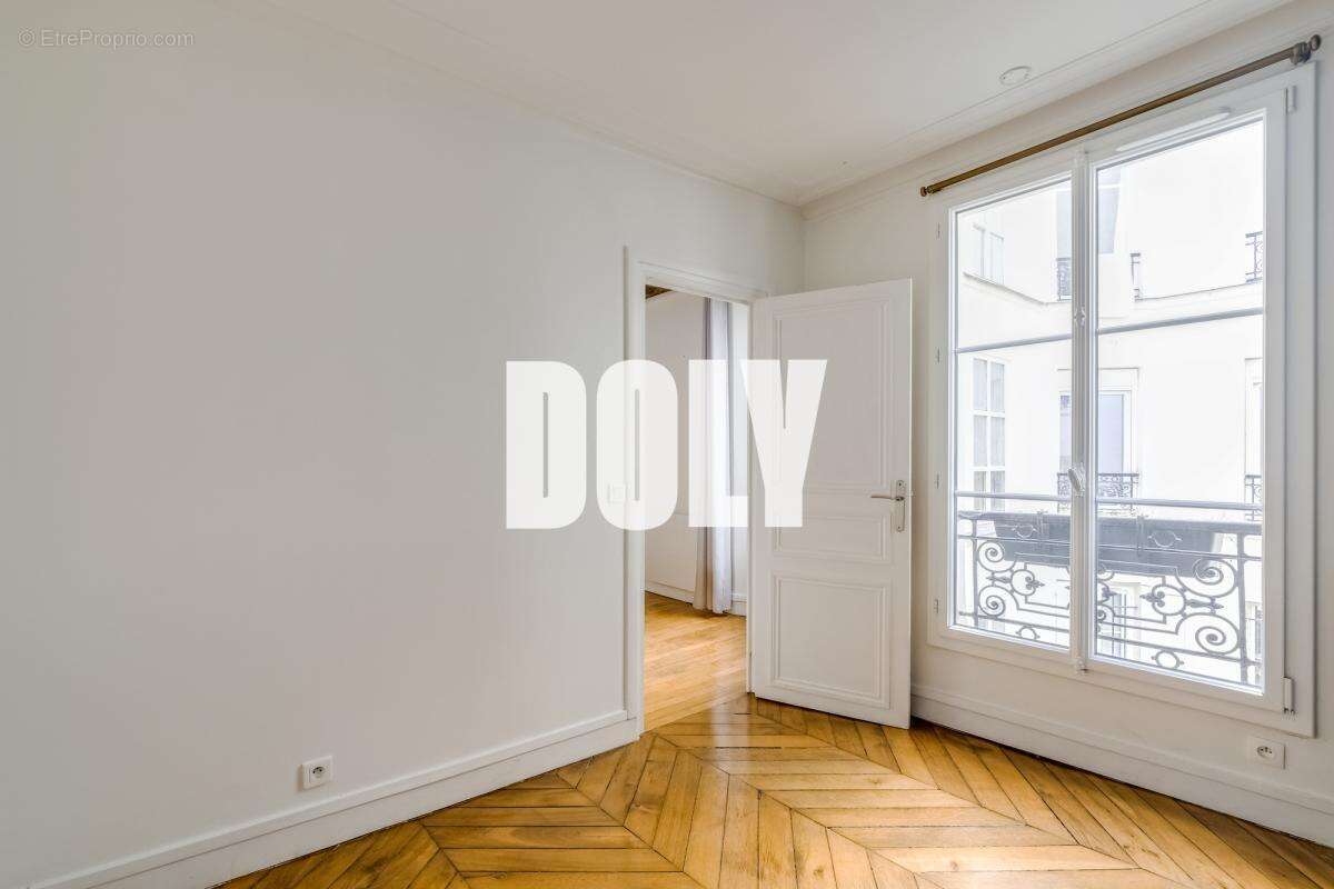 Appartement à PARIS-2E