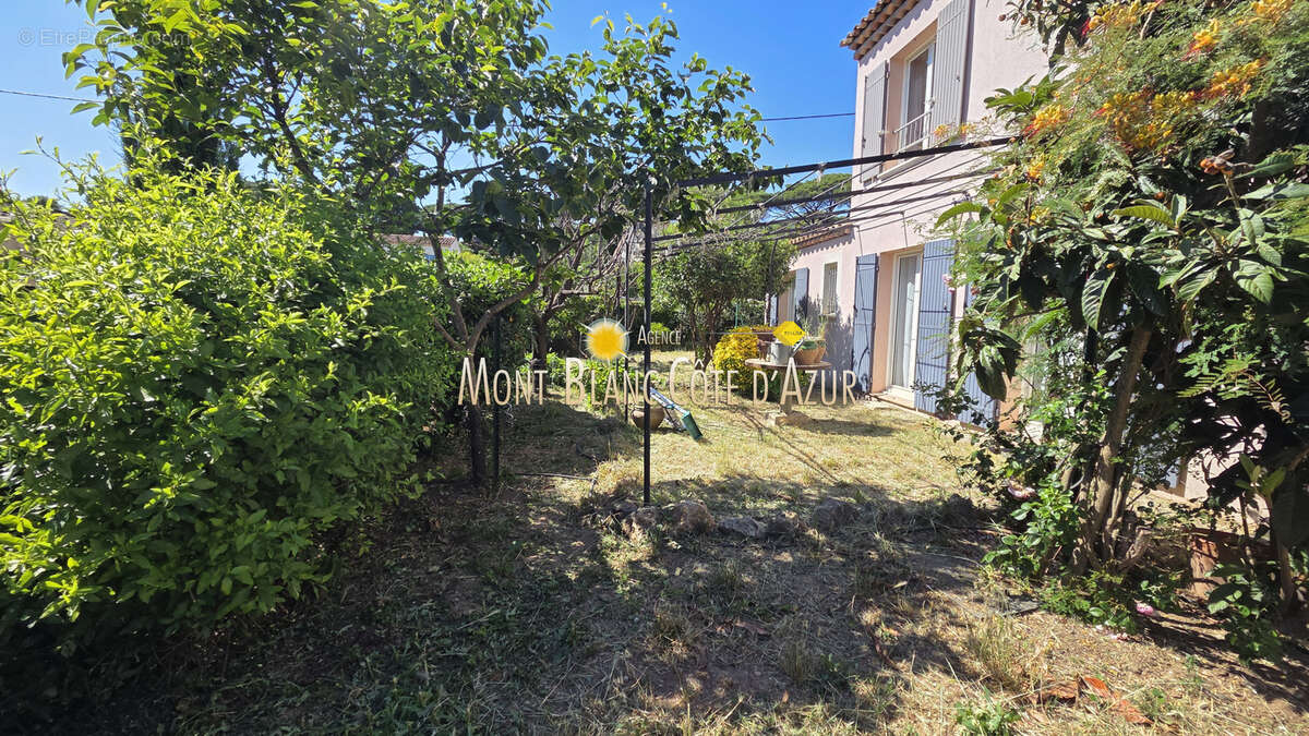 Villa 3 chambres 100 m2 terrain 824 m2 proche centre et plage - photo 2
