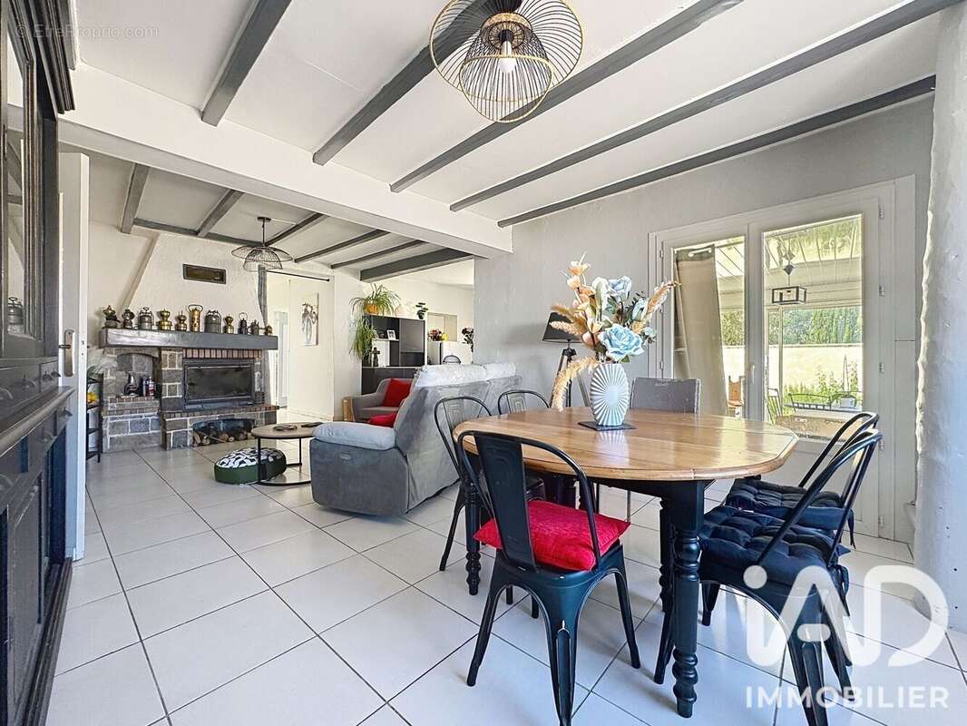 Maison 94 m² à Angouleme  - photo 4