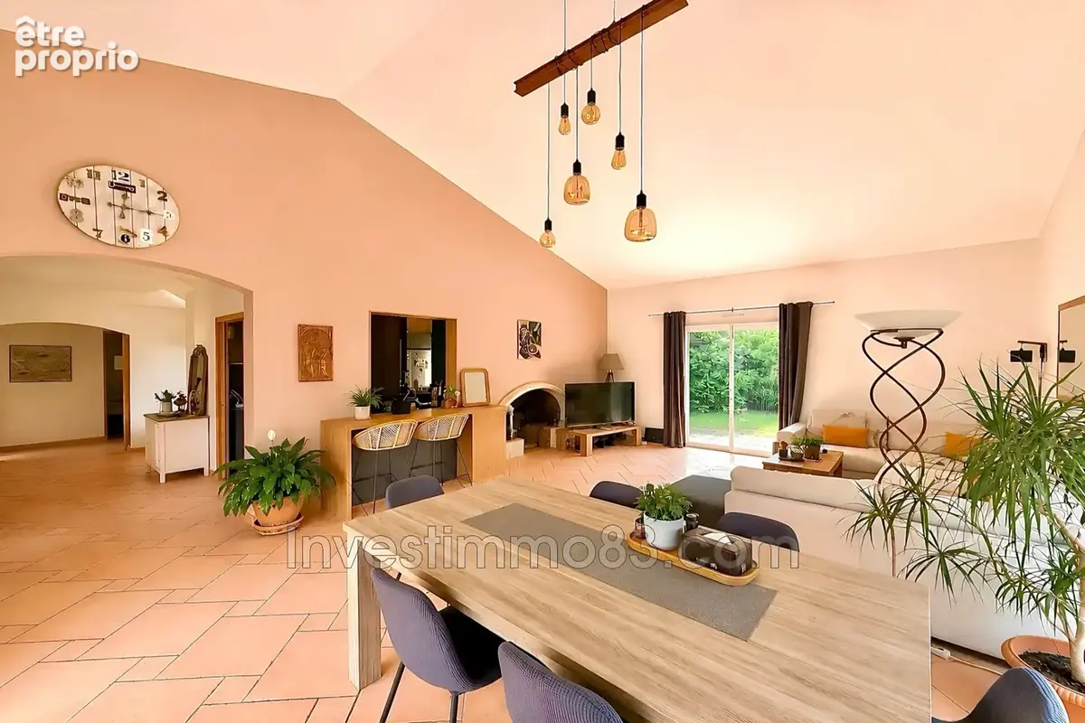 Maison 7 pièces 200 m² à vendre à Pourrieres (83910) - photo 8