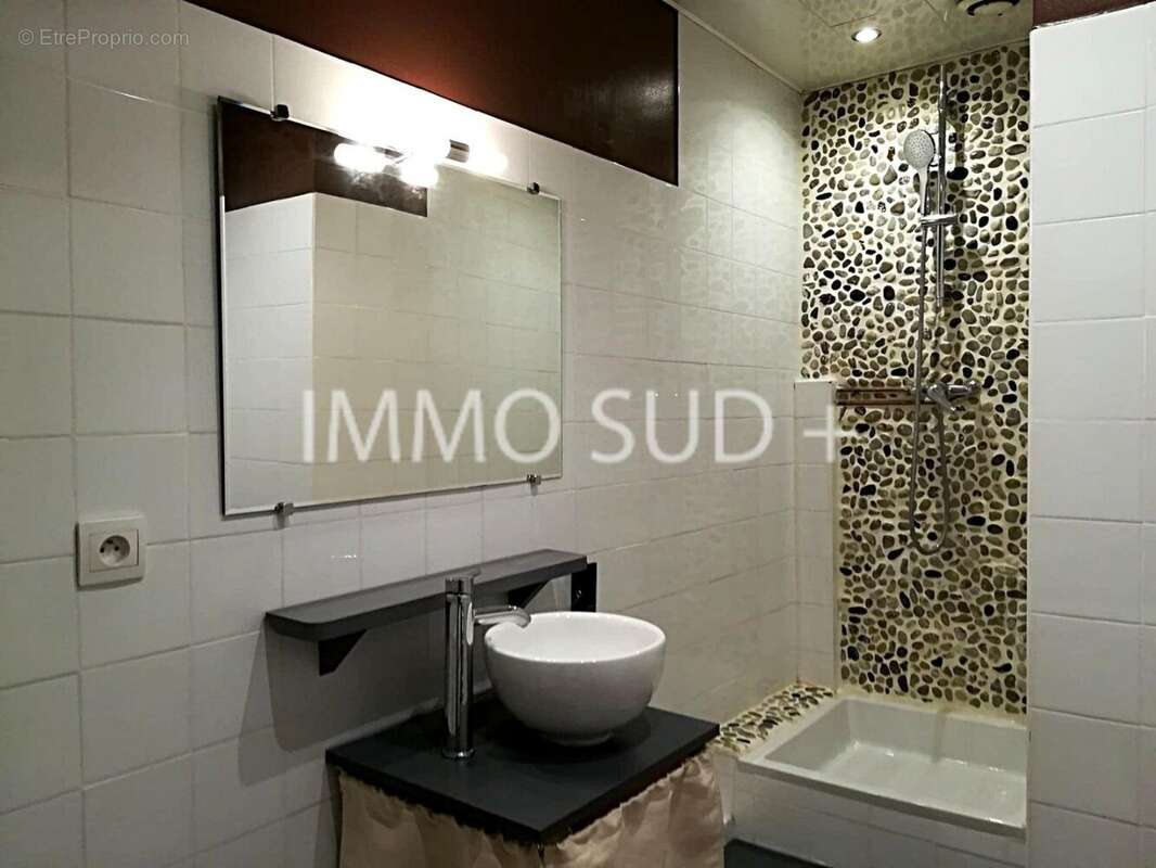 Studio 25,94 m²  RDC  Grenoble, quartier recherché - photo 4