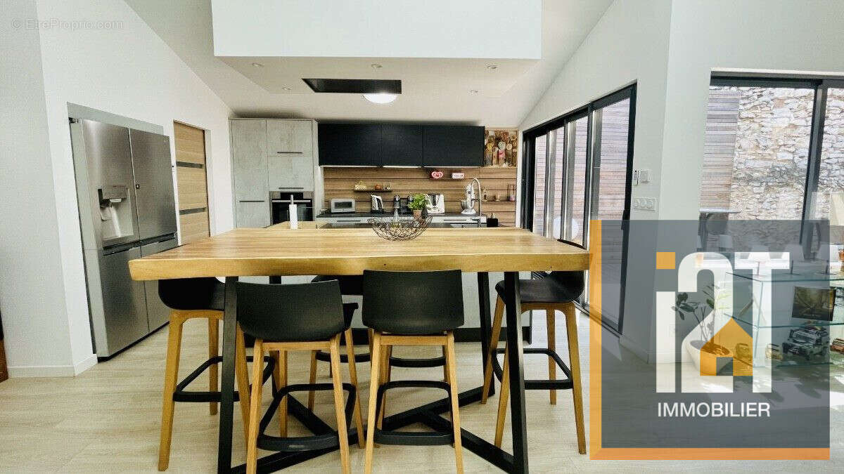 Appartement 156 m² à Nimes  - photo 6