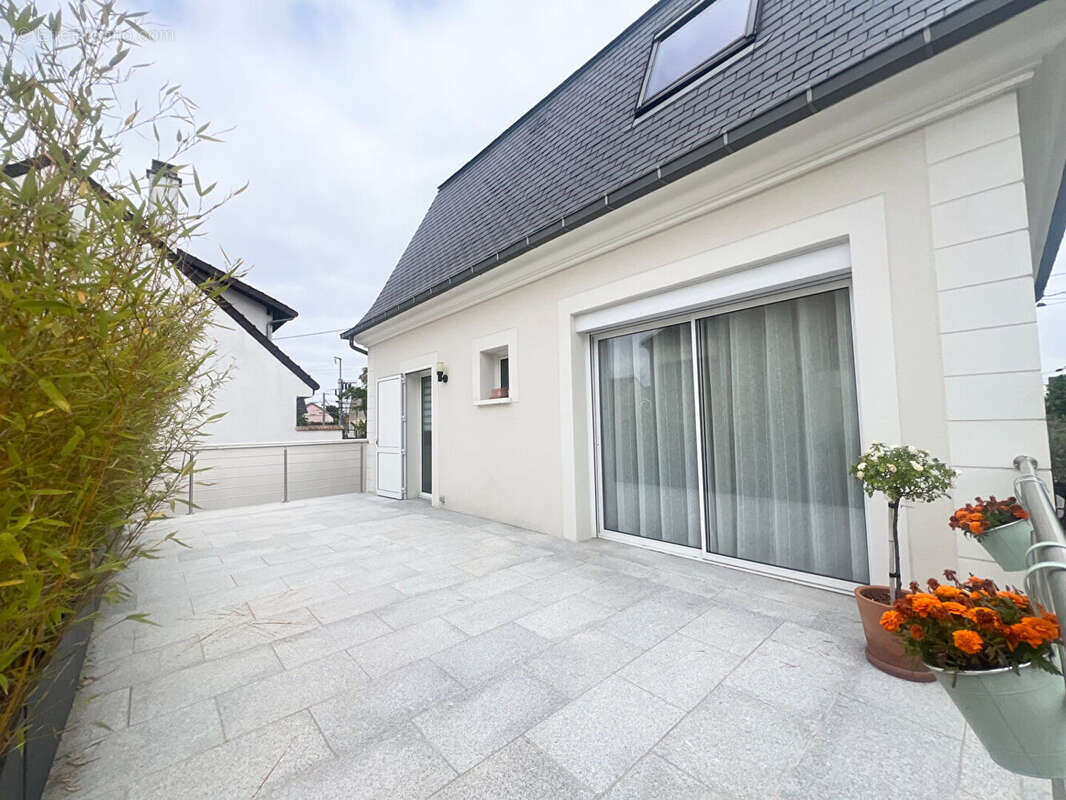 Maison à SARTROUVILLE