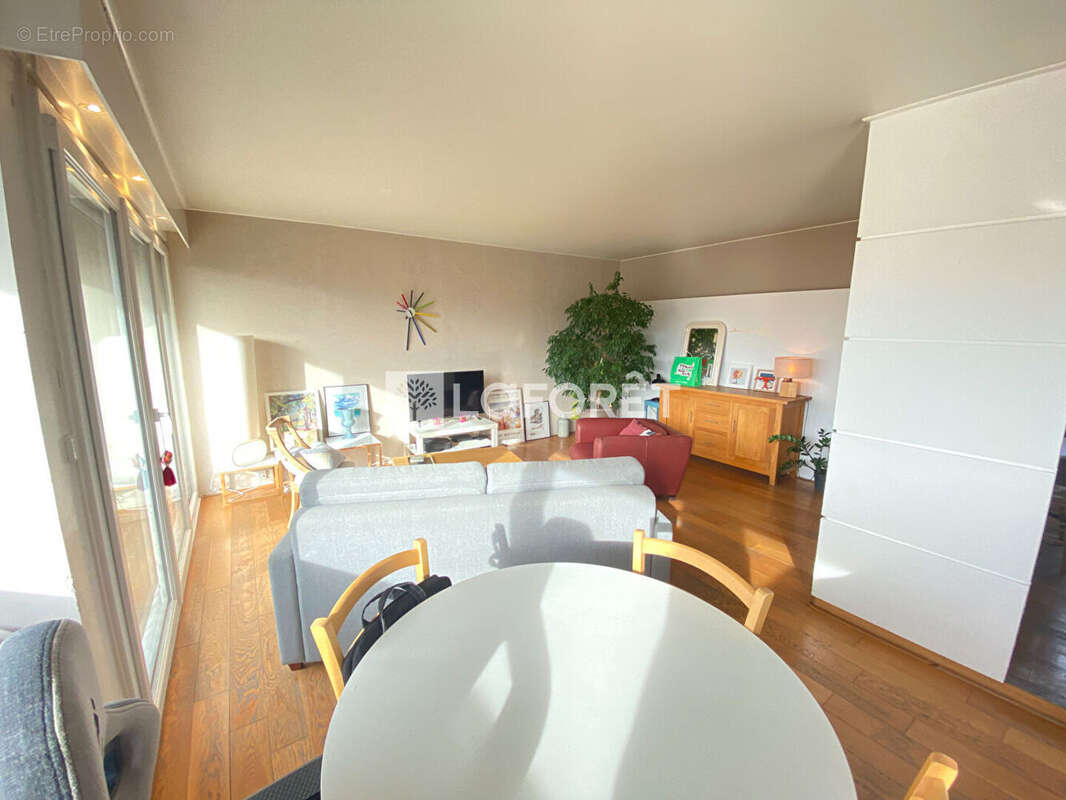Appartement à RUEIL-MALMAISON