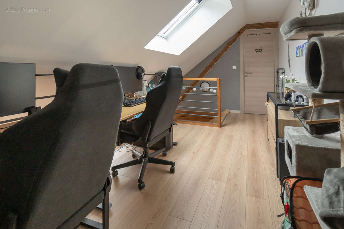 Appartement à FRASNE