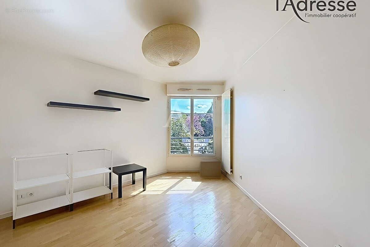 Suresnes limite Puteaux - Studio 23 m² - photo 2