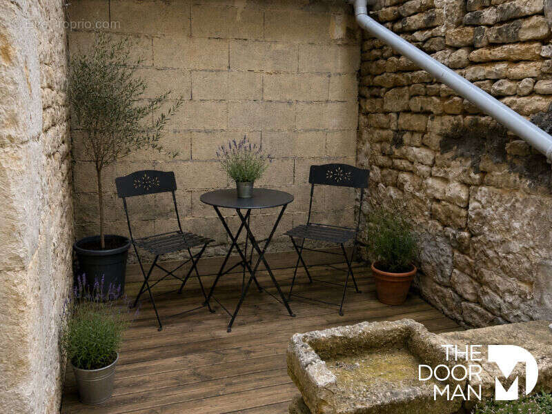 Maison 79000 - photo 2
