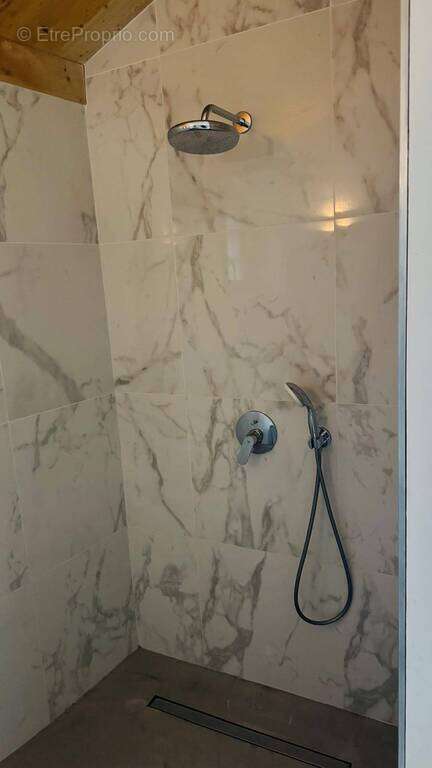 Maison à SAINT-GENIS-POUILLY