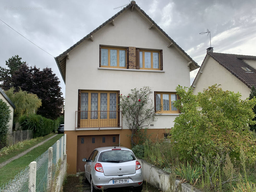 Maison à LES MUREAUX