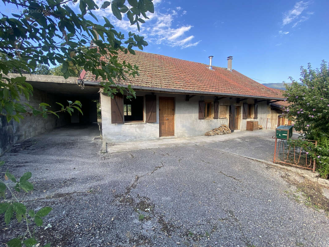 Maison T4 avec dépendances, caves et terrain   Beau potentiel - photo 15