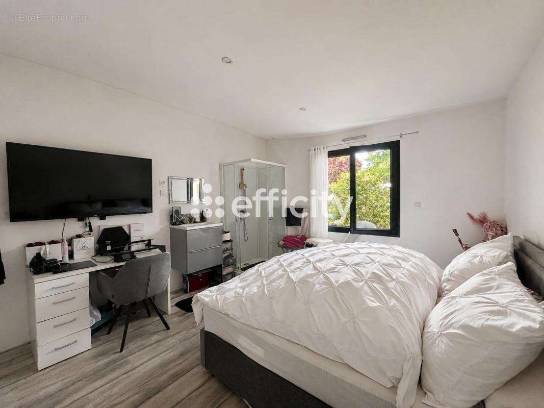 Maison 107 m² à Beruges  - photo 8