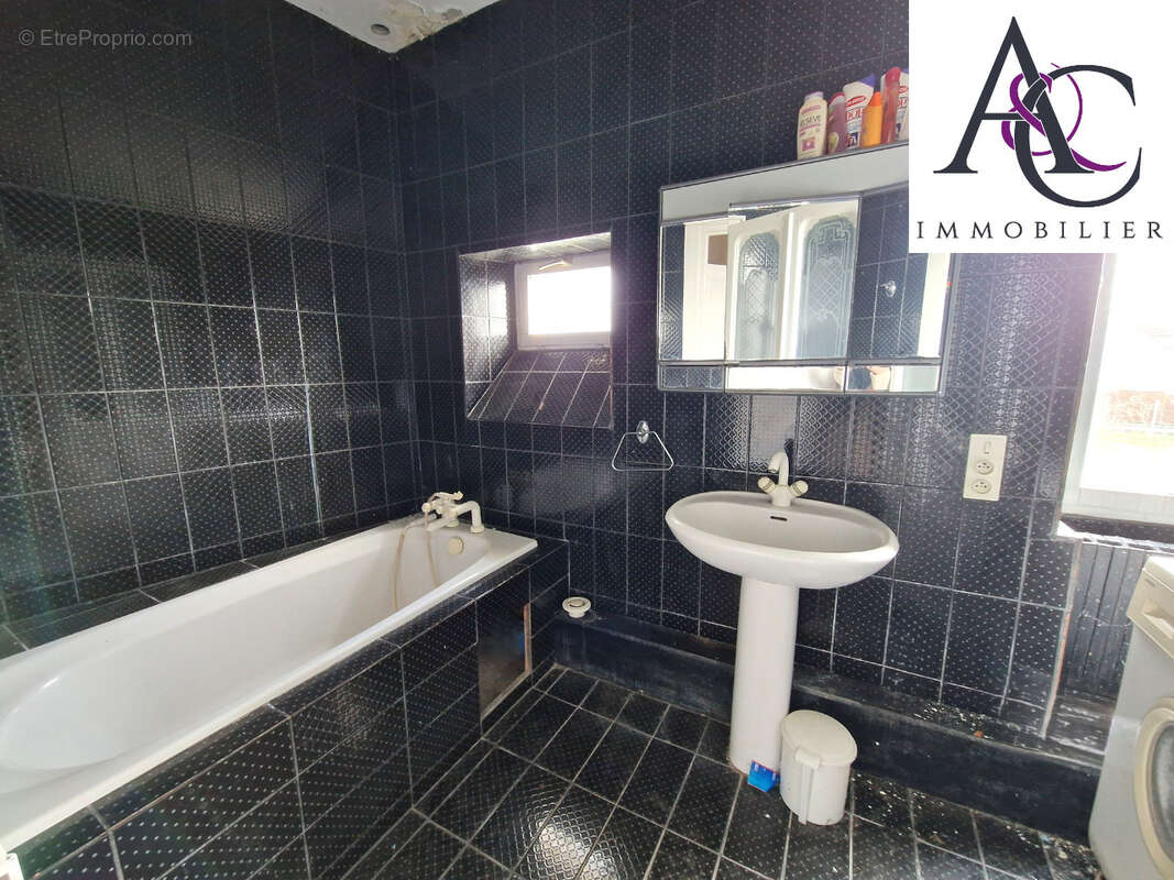 Maison à MEHUN-SUR-YEVRE