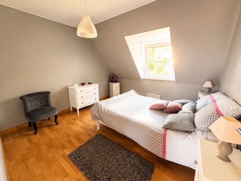 GOUESNOU – Maison familiale 5 chambres avec jardin paysager – Emplacement recherché - photo 11