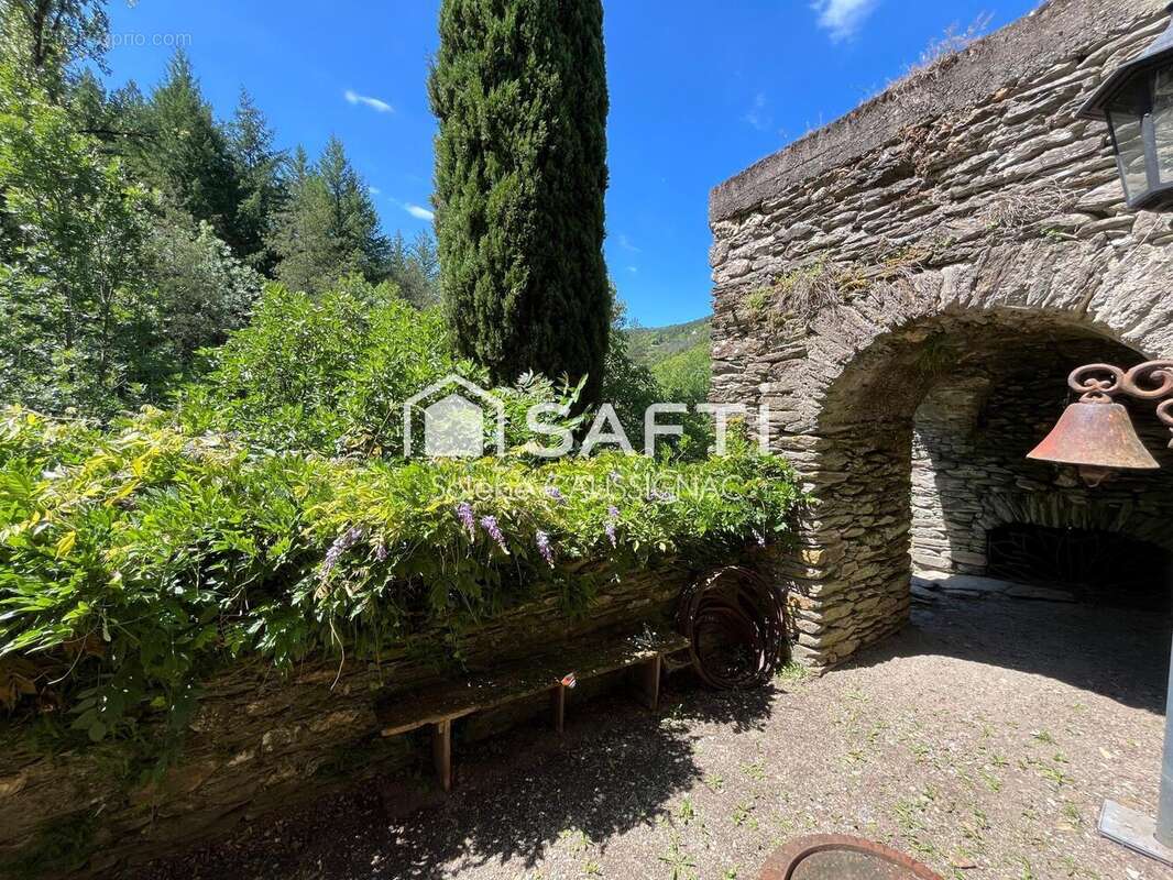 Photo 2 - Maison à LE COLLET-DE-DEZE