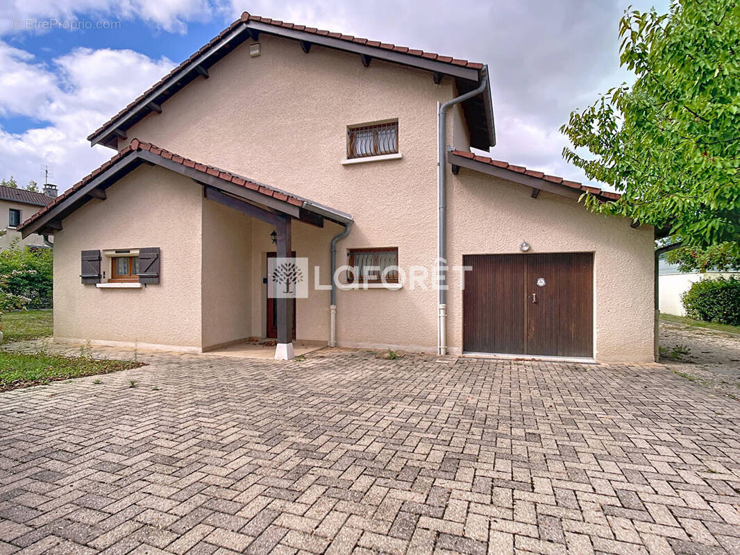 Maison à VILLARS-LES-DOMBES