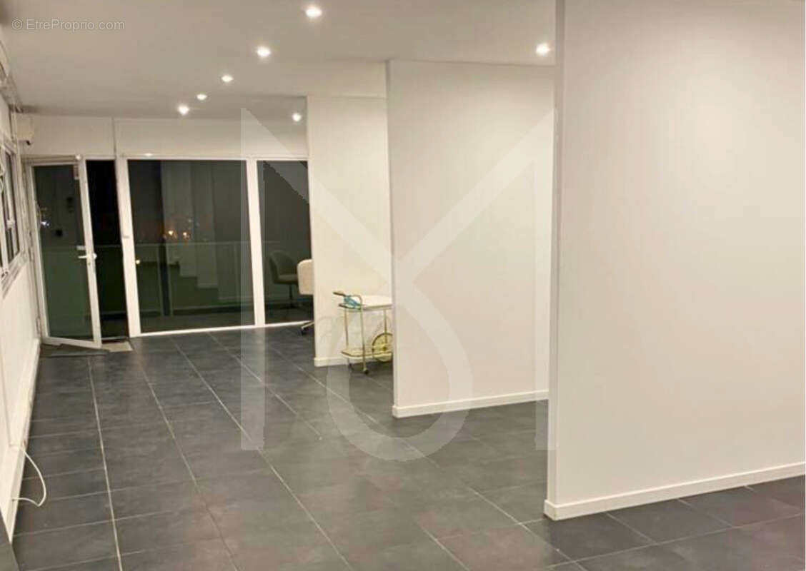 Commerce à MARSEILLE-15E