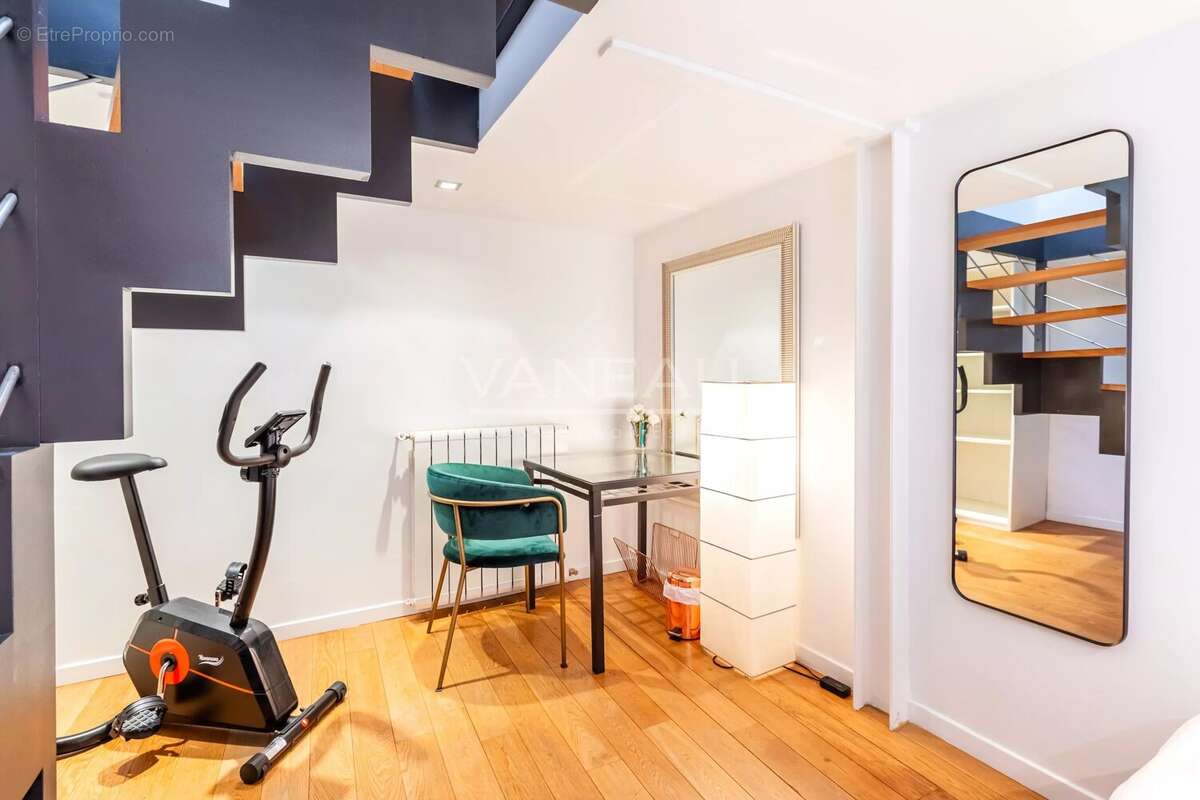 Appartement à PARIS-17E