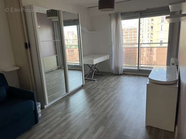 Appartement à PARIS-14E