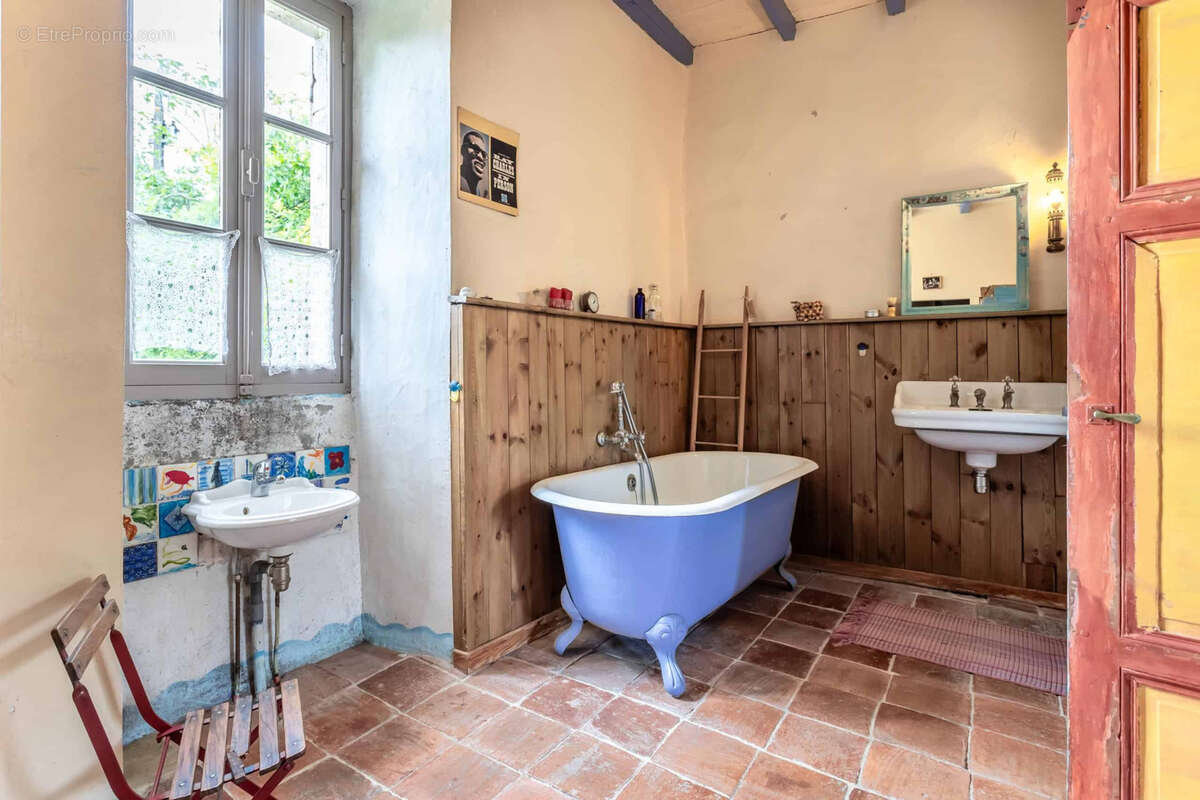 Country property - photo 22