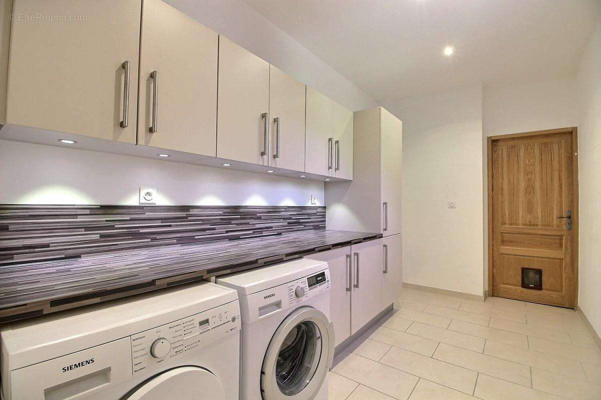 Maison à L'ISLE-SUR-LA-SORGUE