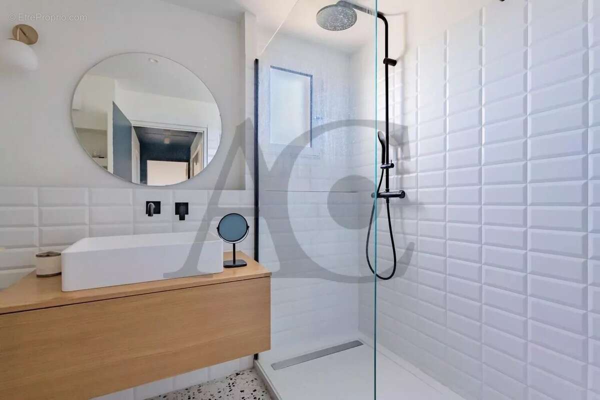 Appartement à VILLENEUVE-LOUBET