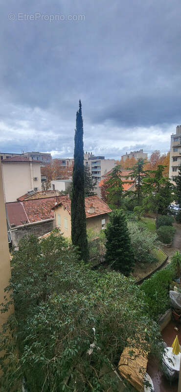 Appartement à MARSEILLE-5E