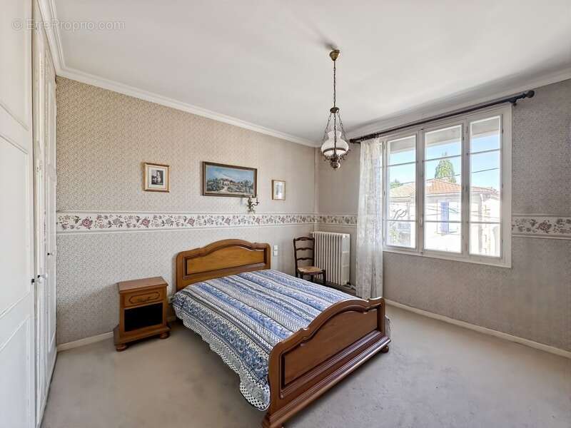 Maison de ville, 4 chambres+1 bureau  avec jardin et garage - photo 5