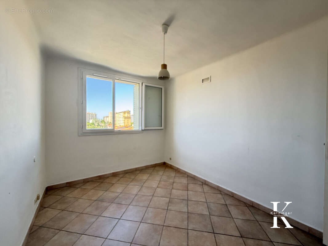 Appartement à MARSEILLE-9E