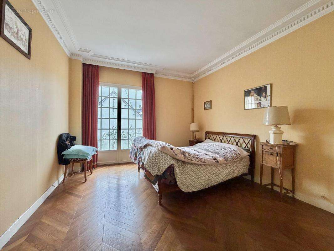 Maison à MAREIL-LE-GUYON