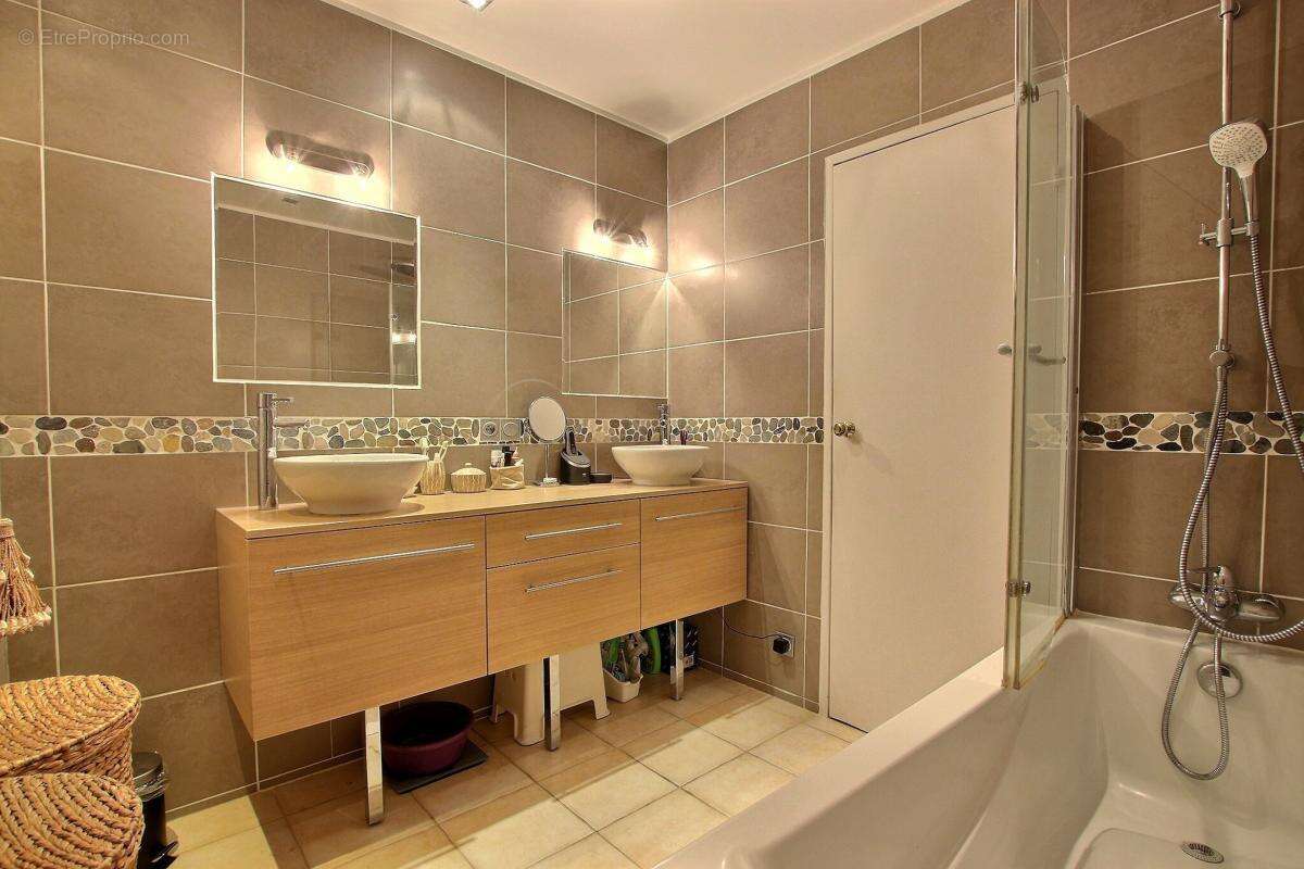 Appartement à COLOMBES