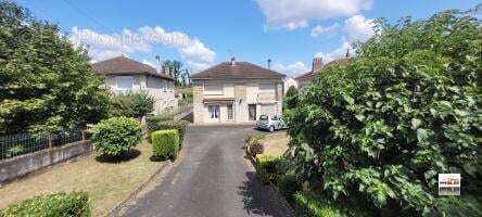 Maison à SAINT-PANTALEON-DE-LARCHE