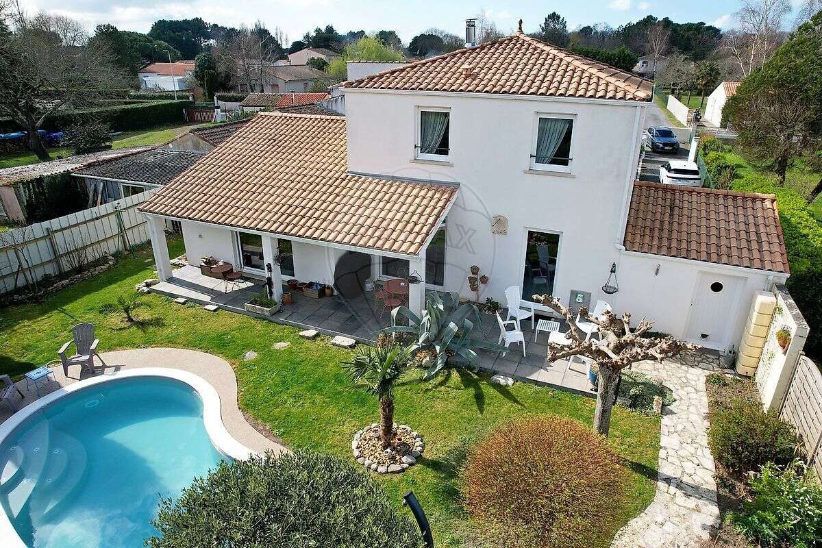 Maison à LES MATHES