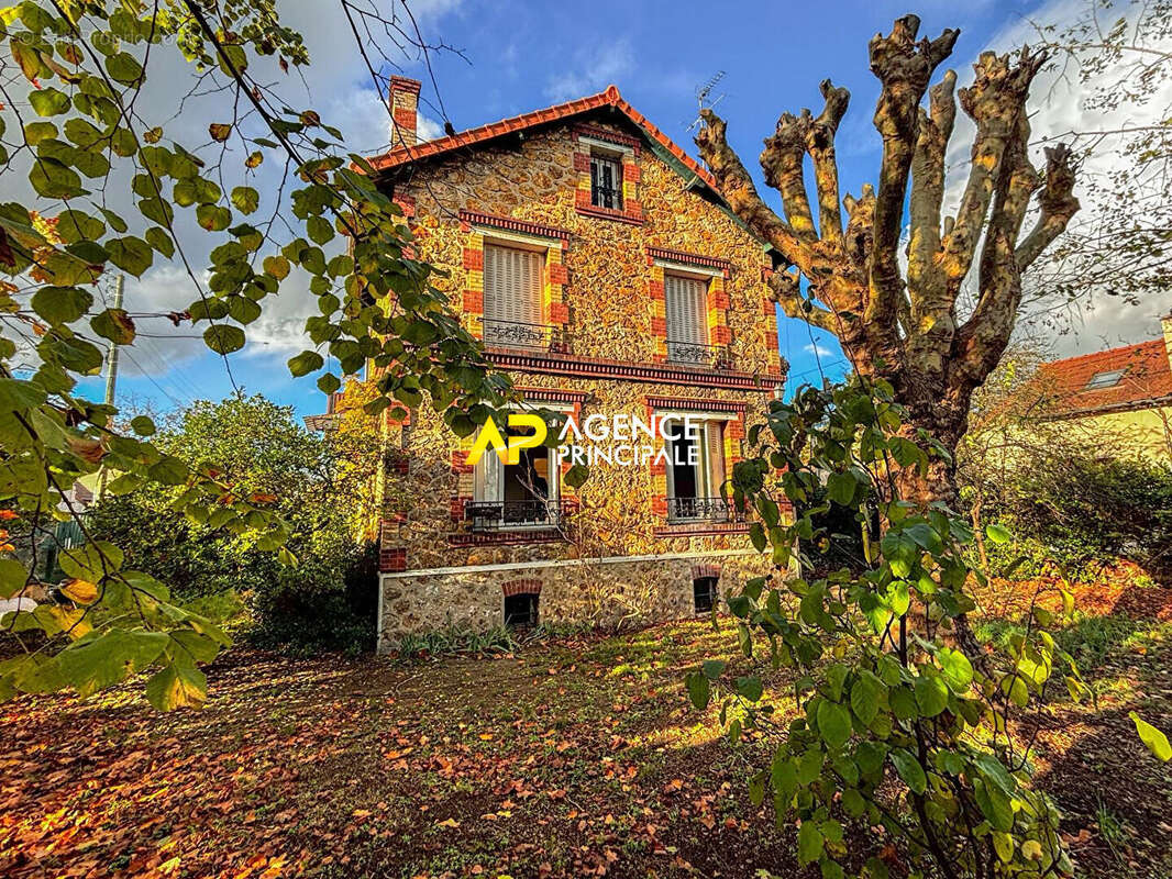 Maison à SARTROUVILLE