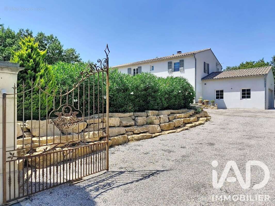 Maison 270 m² à Rochegude  - photo 7