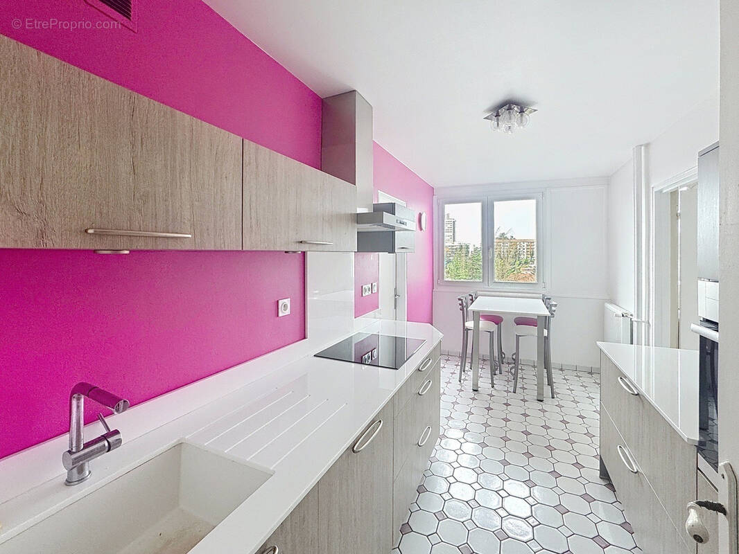 Appartement à SAINT-ETIENNE