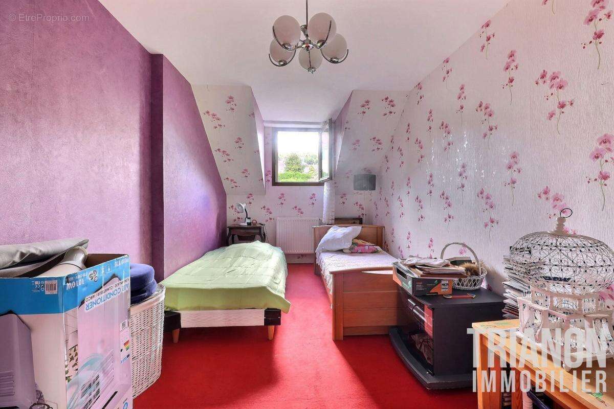 Maison à CHANTELOUP-LES-VIGNES