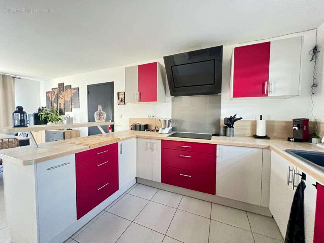 Maison à SAINT-MACAIRE-EN-MAUGES