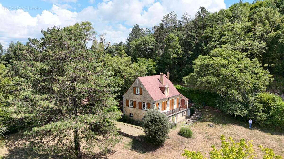 Maison à BEYNAC-ET-CAZENAC