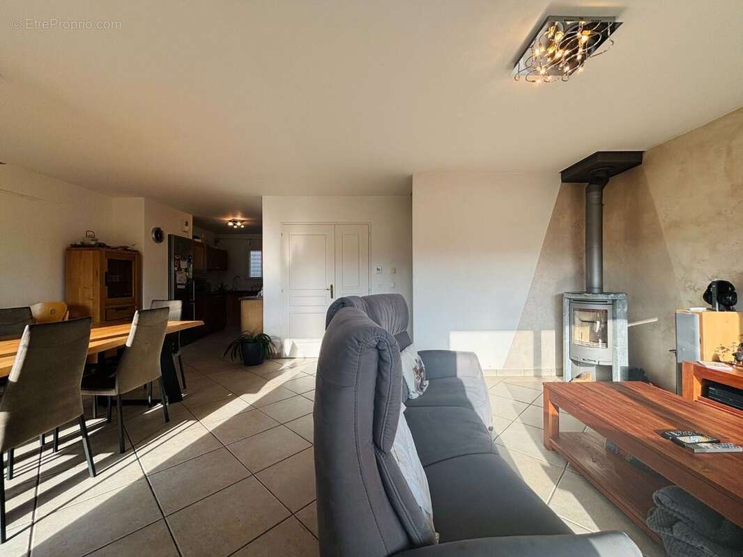 Maison à CONTAMINE-SUR-ARVE