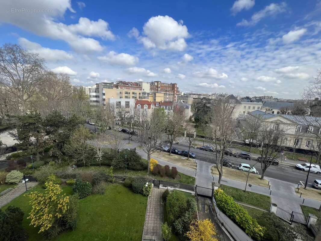 Appartement à NEUILLY-SUR-SEINE