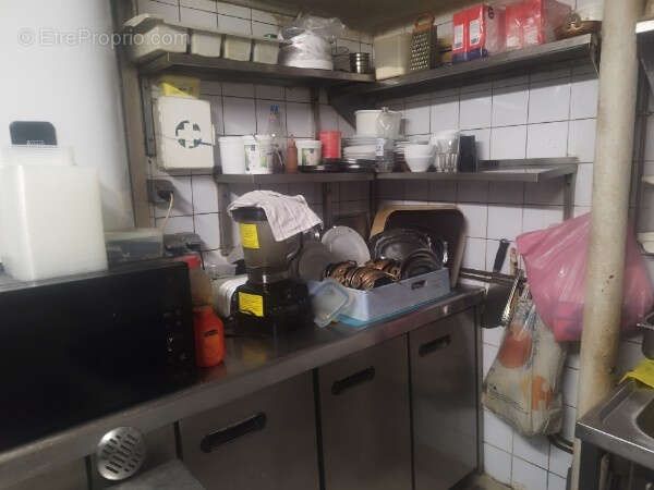 Commerce à PARIS-6E