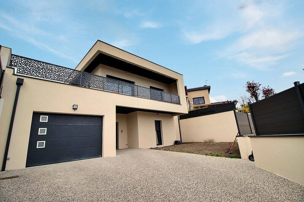 Maison à CLERMONT-FERRAND