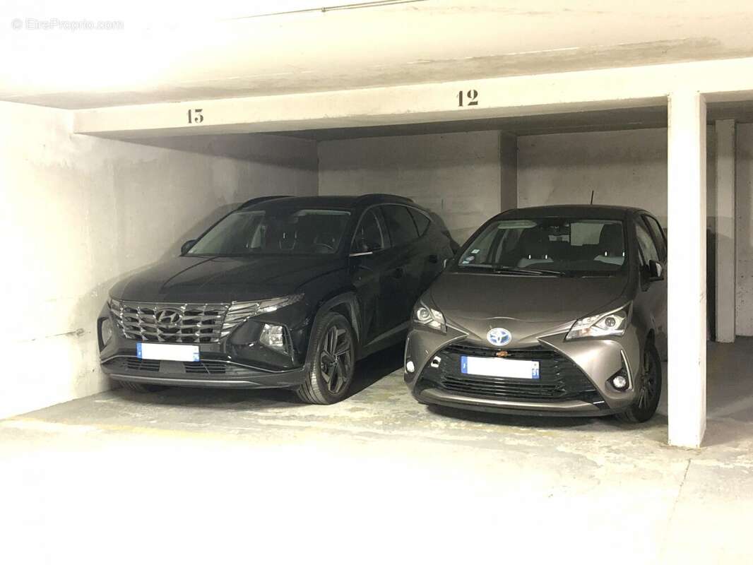 Parking à PARIS-12E