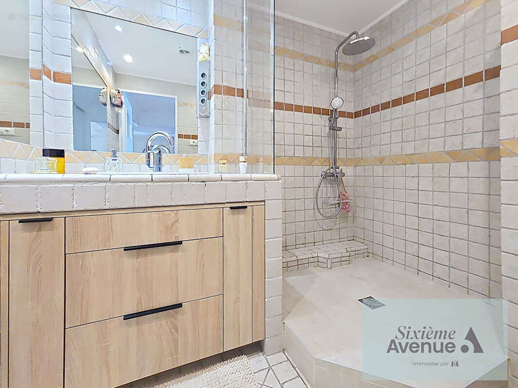 Appartement à SIX-FOURS-LES-PLAGES