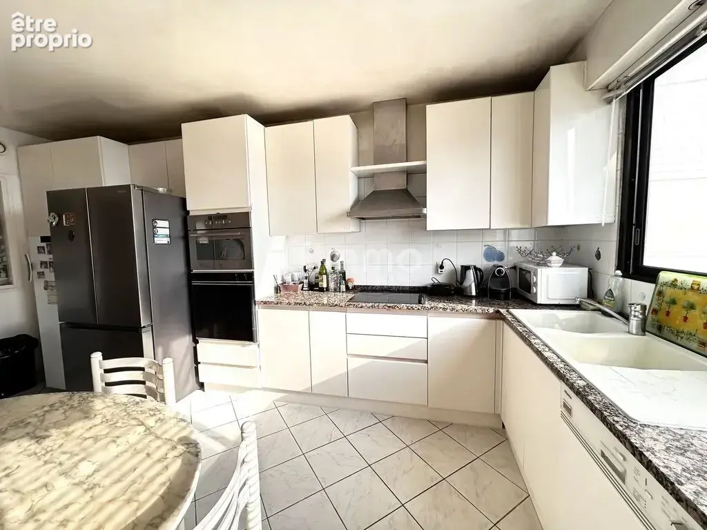 Appartement 126m2 avec 3 balcons vue sur lac - photo 7